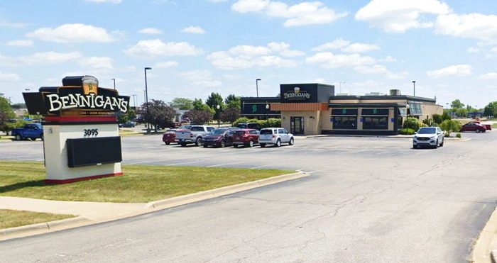 Bennigans - Saginaw - 3095 Tittabawassee Rd (newer photo)